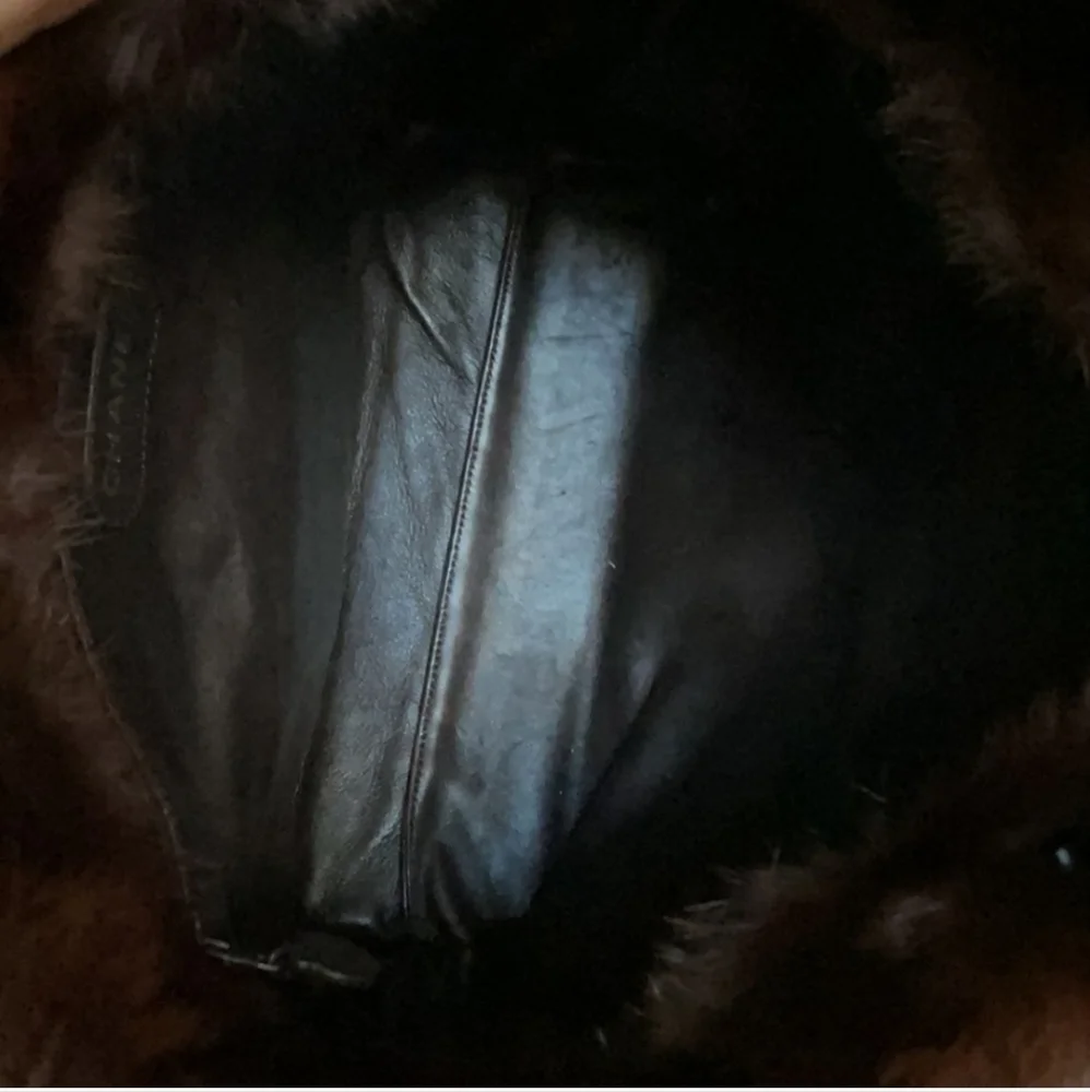 CHANEL Fur Purse - Picture 6 of 11